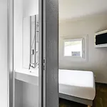 Hotelf1 Lille Metropole Otel