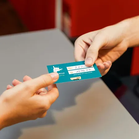 ホテル Hotelf1 Lille Metropole *